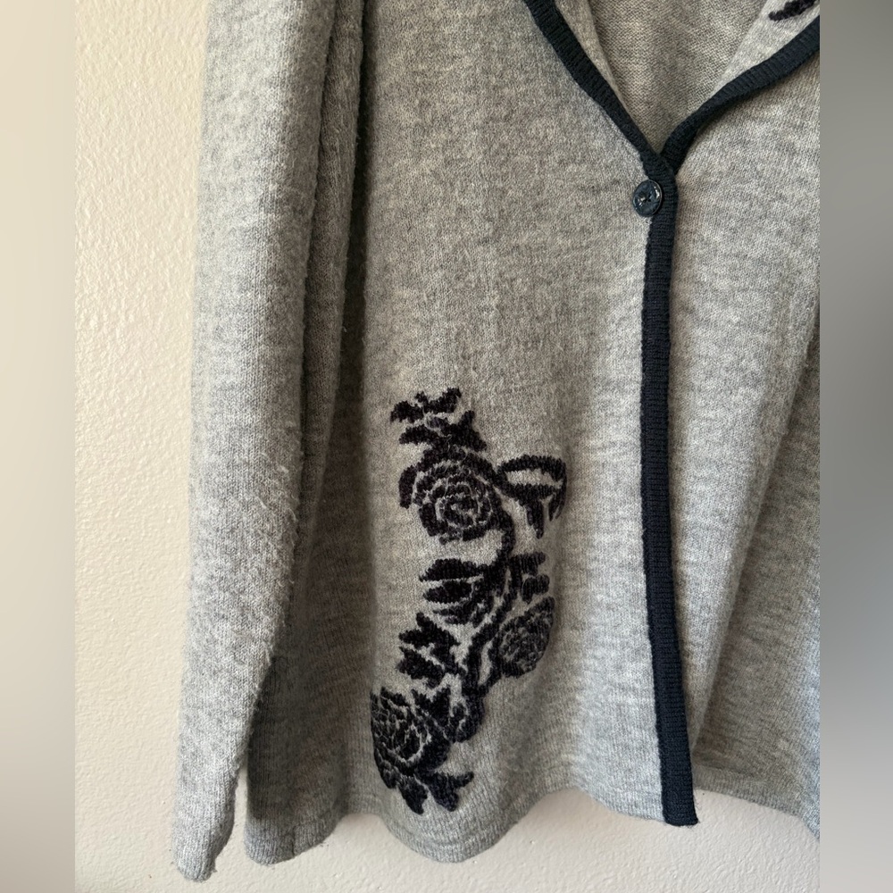 Christopher & Banks Tailored Gray Embroidered Floral Cardigan Sweater Women’s XL - Picture 4 of 10